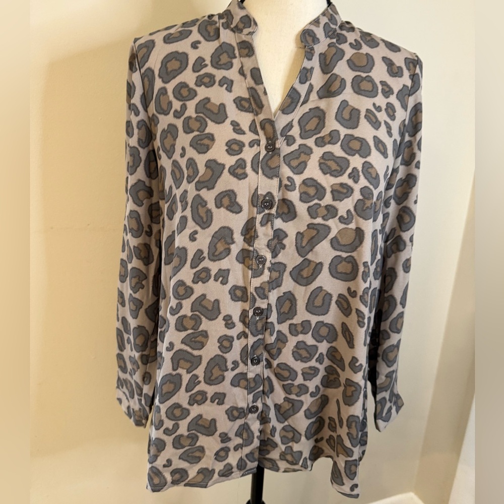 Spense leopard print top tan brown V neck long sleeve semi sheer lightweight SM